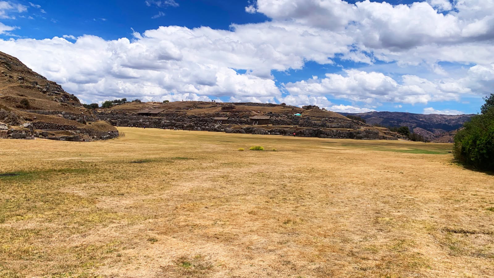 Sacsayhuamán alista explanada para recibir a 75 mil fieles por visita del papa León XIV