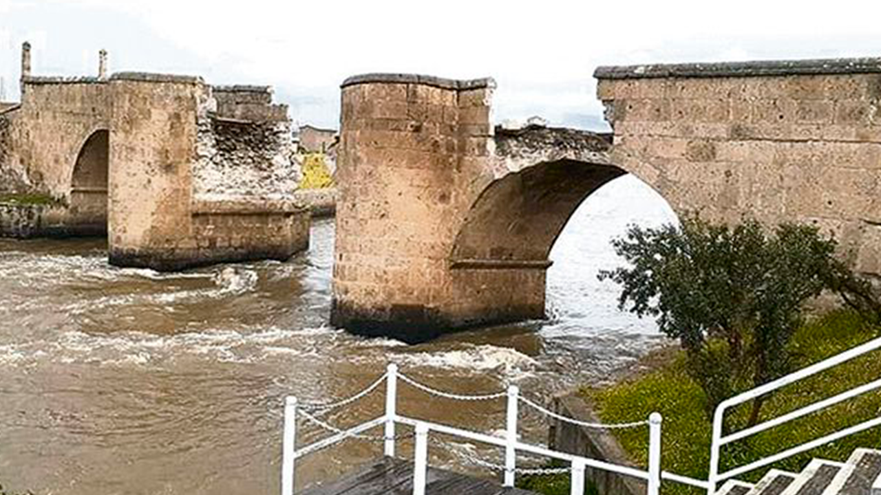 Expediente para reconstruir el puente colonial de Calicanto en Lampa está listo tras seis años