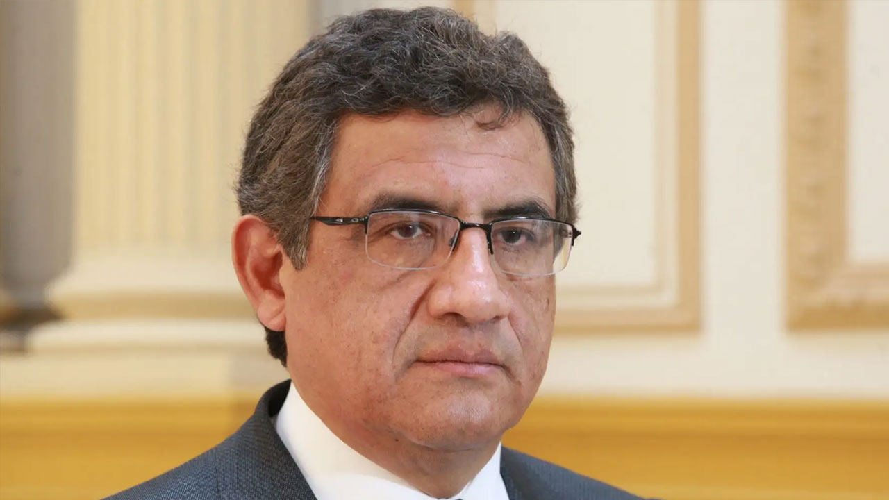 Ministro de Trabajo frena cambios en feriados 