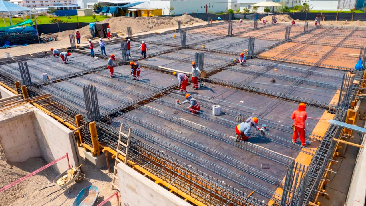 Contraloría advierte riesgo de paralización en obra de hemodiálisis del Hospital Regional de Moquegua por falta de licencia