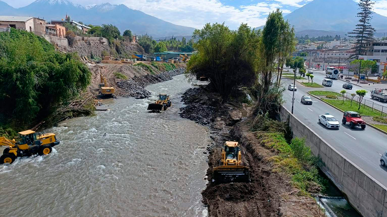 Extinguen veintena de árboles en ribera del río Chili, ninguna autoridad se pronuncia