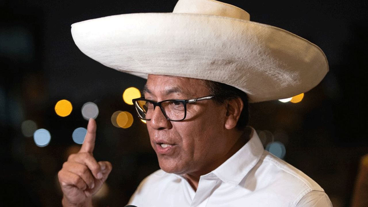 Incoherencia interna en Juntos por el Perú