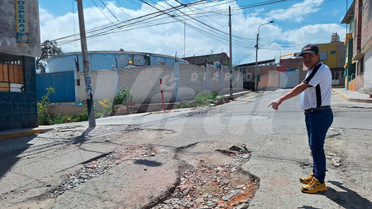 Más de 10 robos y el 20 % de pistas destruidas en pueblo joven 15 de Agosto en Paucarpata