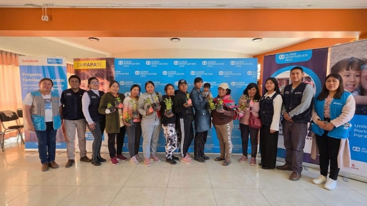 Familias de Aldeas Infantiles SOS reciben orientación legal gratuita de voluntarios de la Universidad Continental