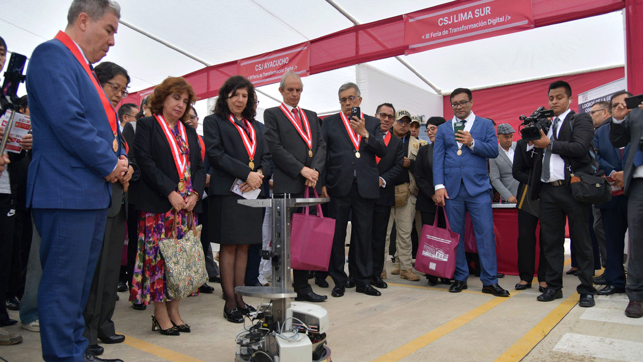 Janet Tello inaugura feria de transformación digital judicial en Huánuco