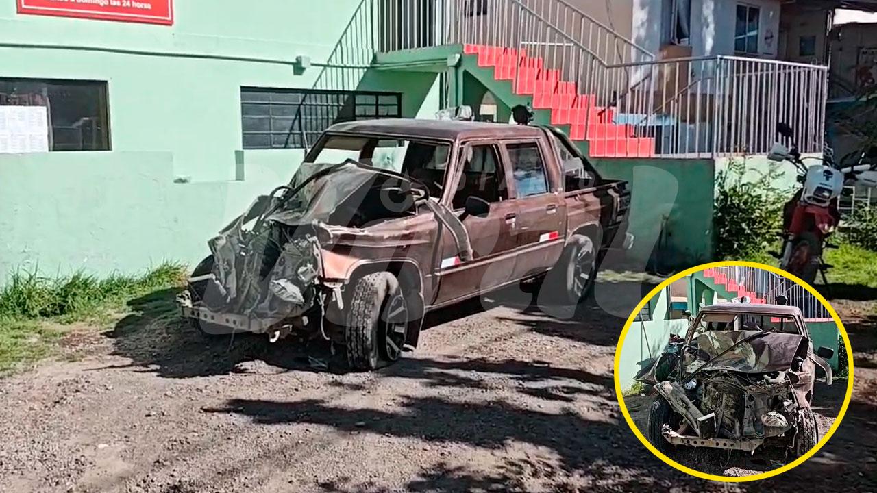 Violento choque frontal deja a pareja de esposos gravemente heridos en la variante de Uchumayo 