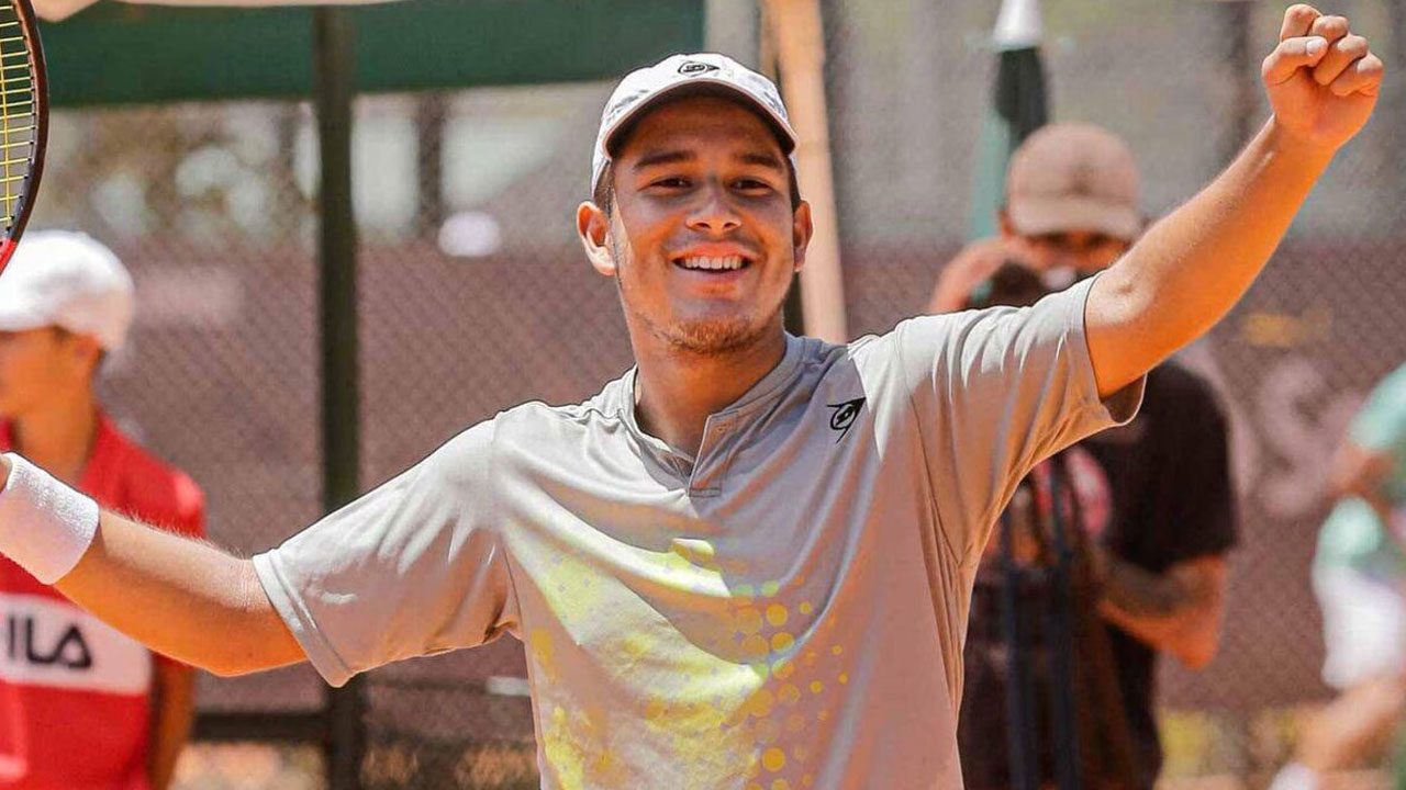 Gonzalo Bueno avanza en el Como Challenger
