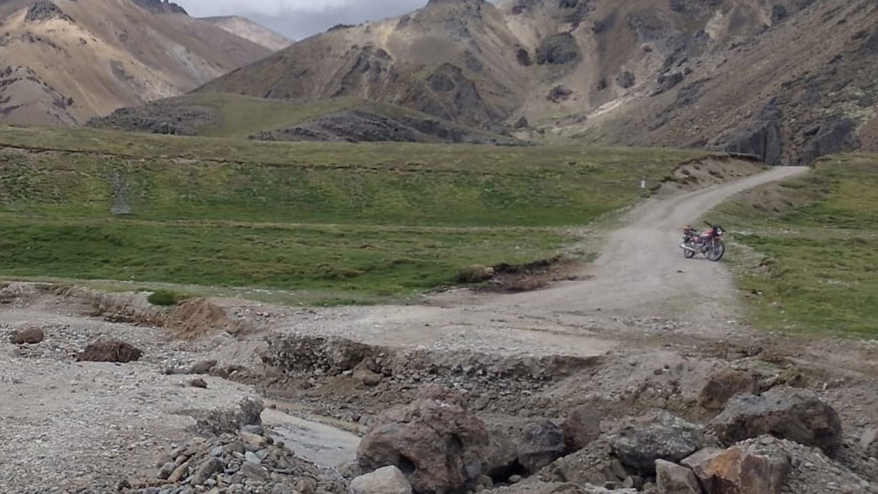 Lluvias en Huaynacotas erosionan vías y afectan infraestructura