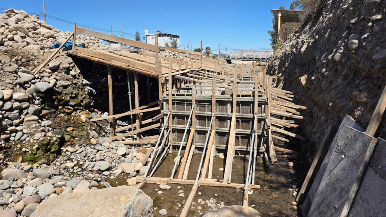Contraloría advierte fisuras y vacíos en concreto de la defensa ribereña de S/108 millones en Moquegua