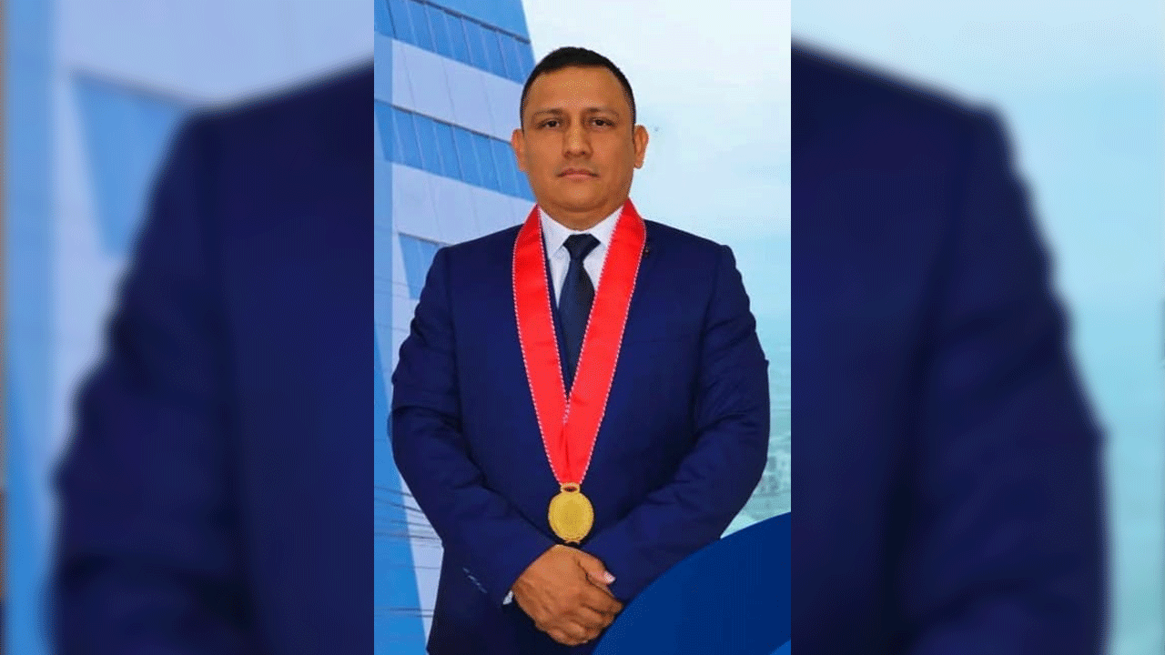 Gálvez nombra fiscal supremo para reemplazar a Pablo Sánchez