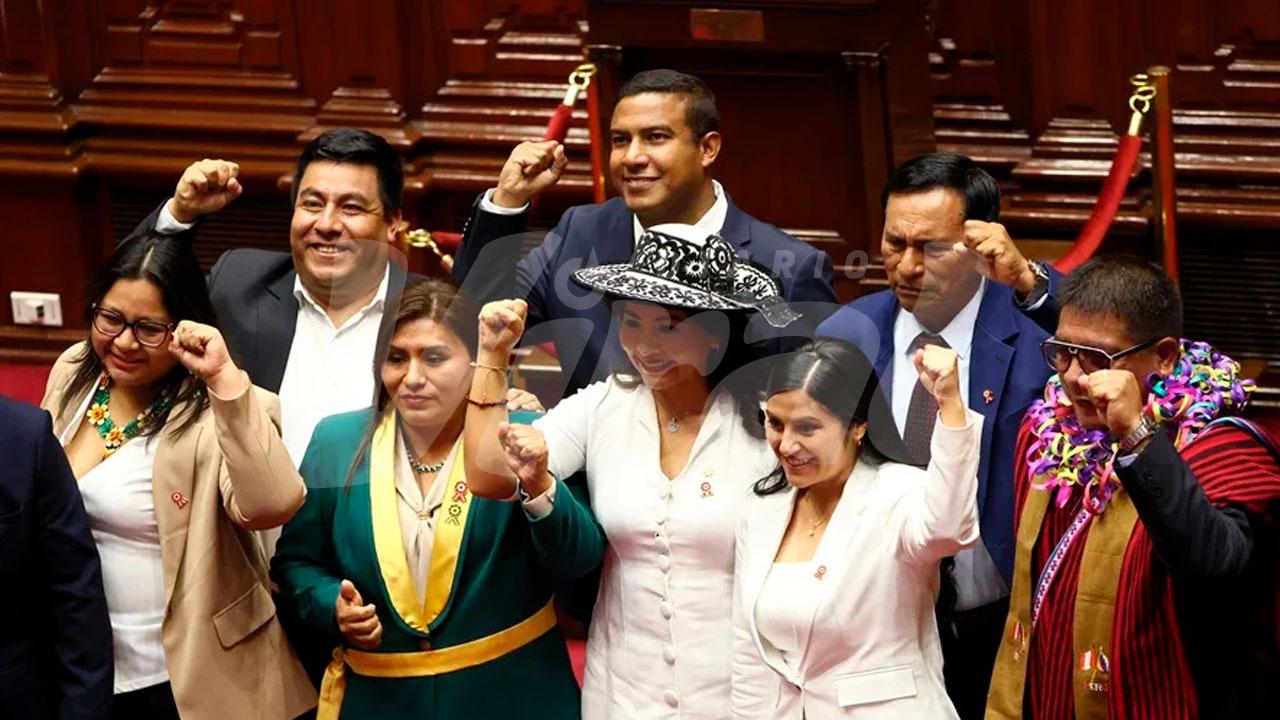 Diputados vuelven al Parlamento peruano