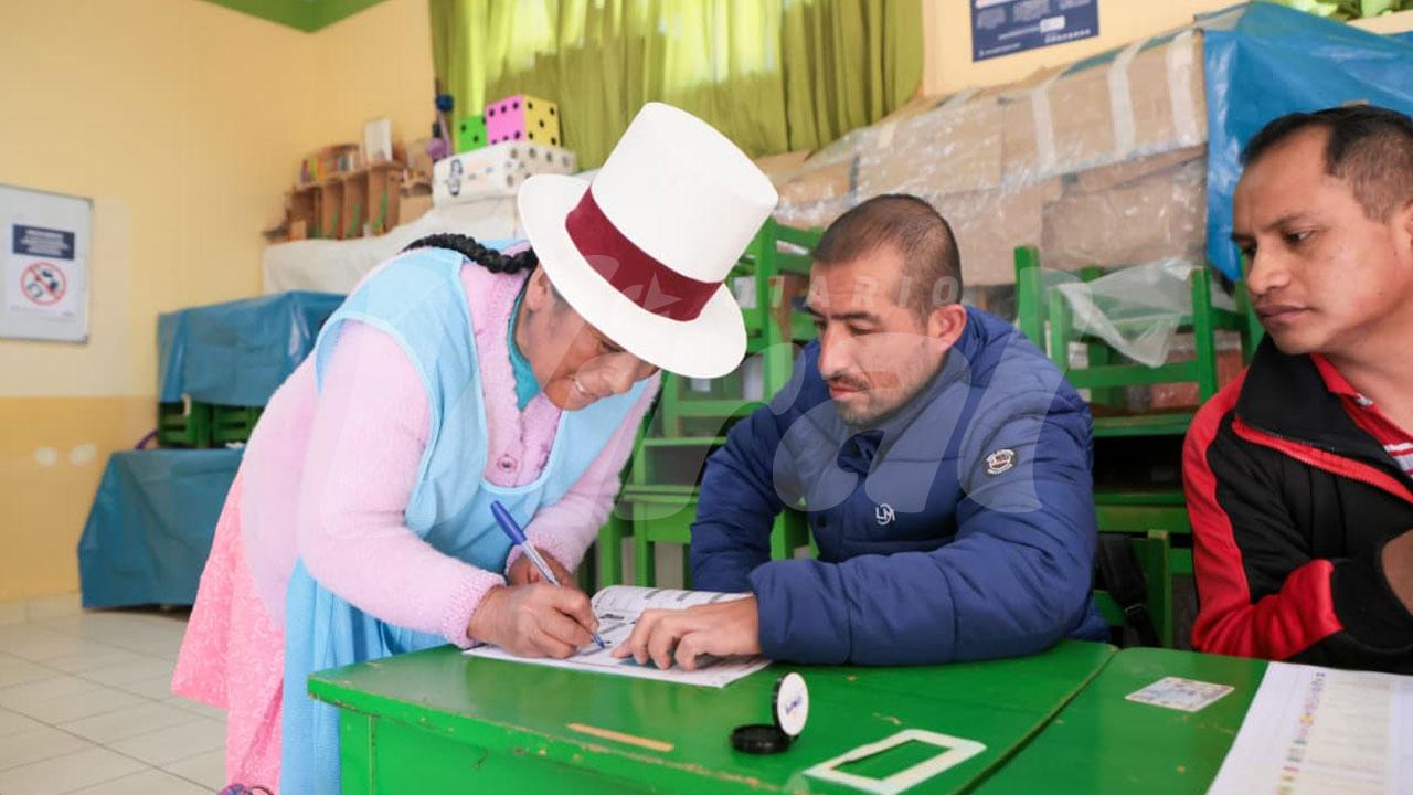 Más de 164 mil ciudadanos votan en Moquegua con 578 mesas habilitadas en 91 locales 