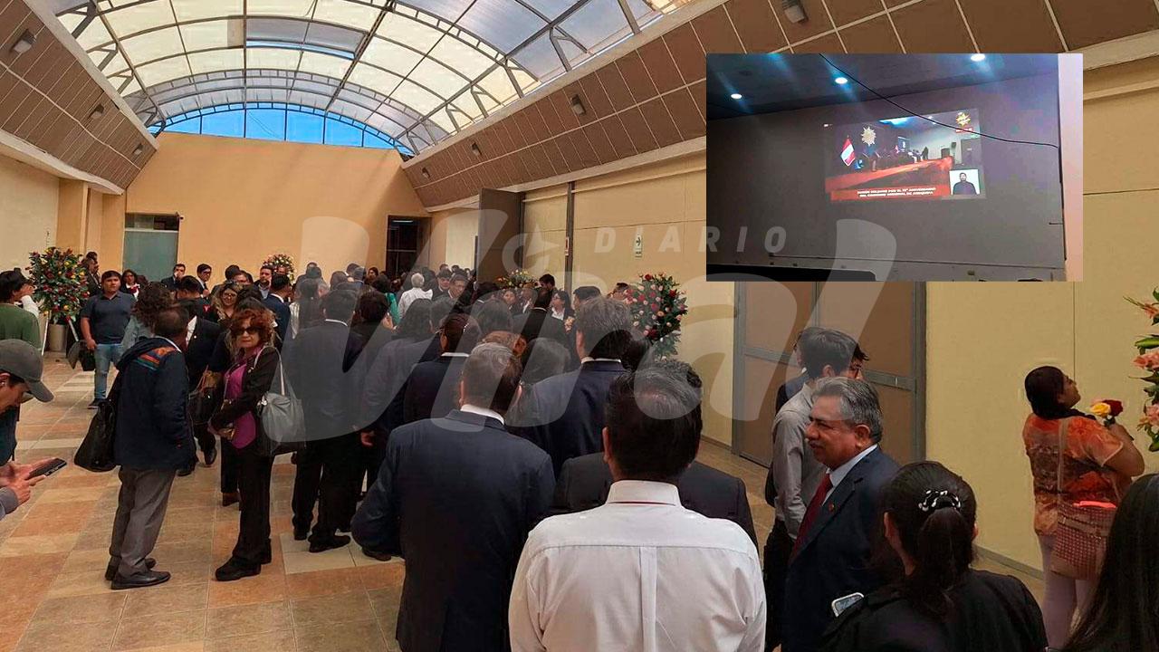 Más de 300 trabajadores del GRA tuvieron que ver una pared por dos horas durante ceremonia de aniversario