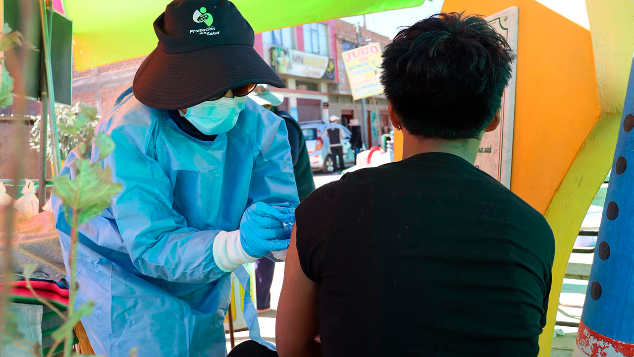 Puno intensifica vacunación contra el sarampión y supera las 1700 personas inmunizadas