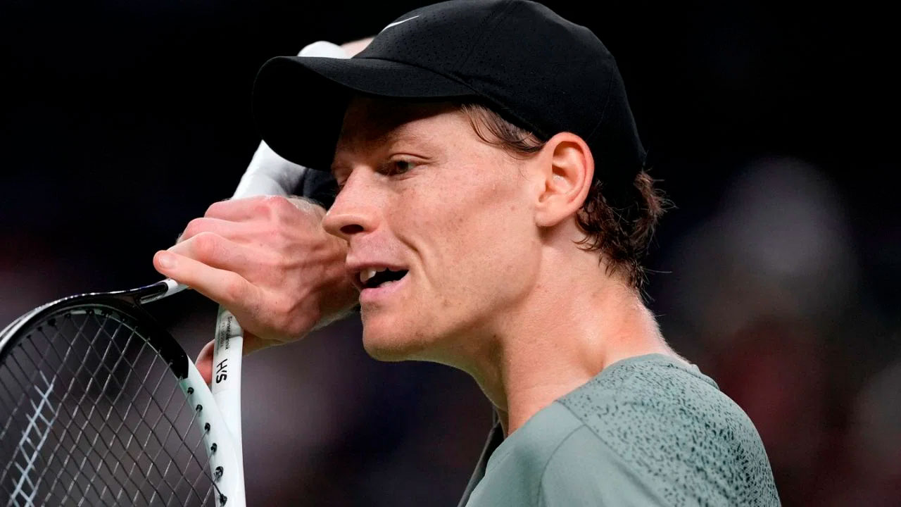 Batacazo en Roland Garros: Juan Cerúndolo elimina al número 1 del mundo Jannik Sinner en una remontada histórica