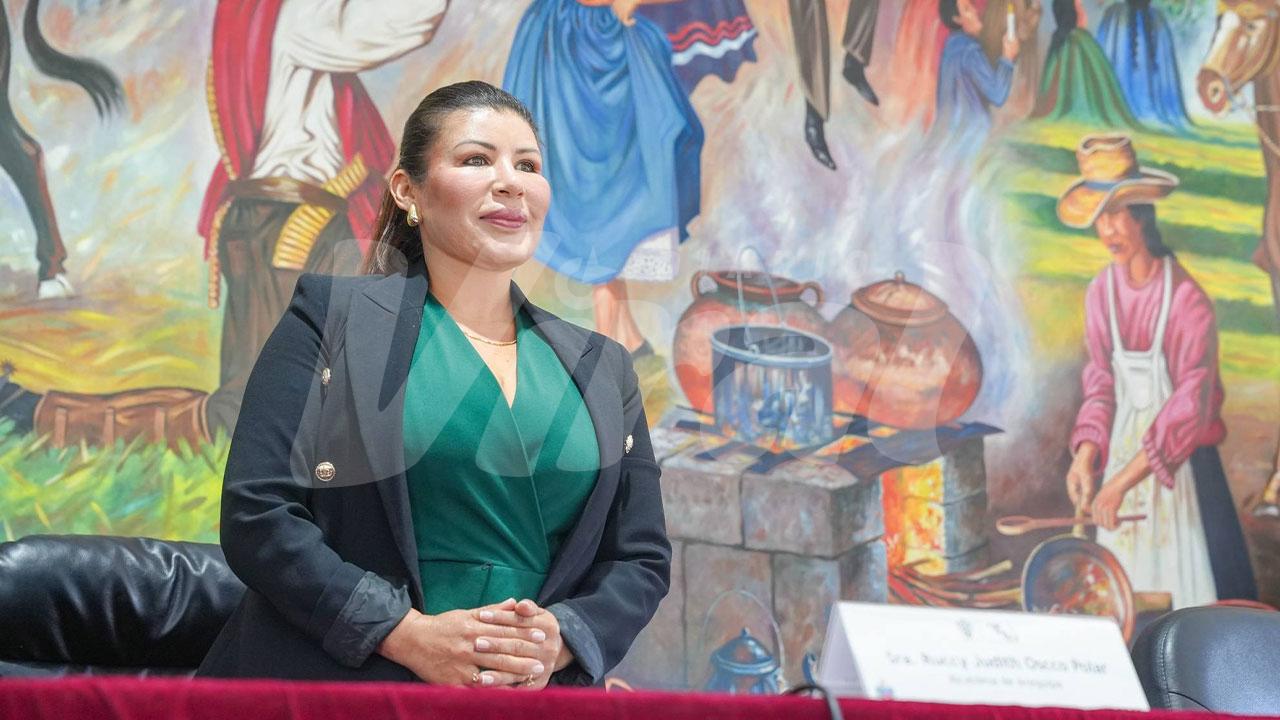 Alcaldesa Ruccy Oscco habría usurpado funciones y desconocido a alcalde durante el 6 de mayo