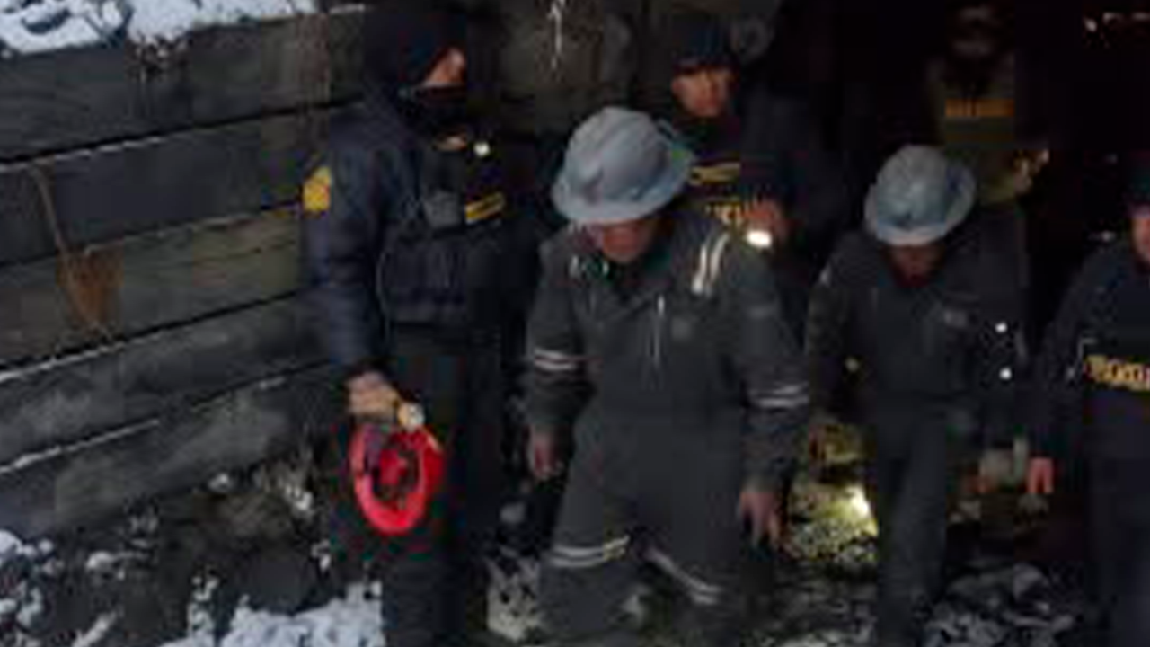 PNP rescata a 12 mineros secuestrados dentro de una bocamina en La Rinconada