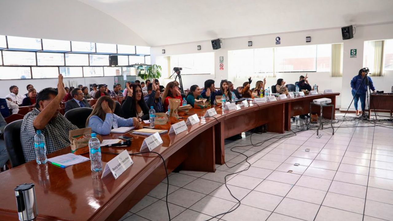 Ruccy Oscco y dos regidores solicitan licencia para postular en elecciones 2026