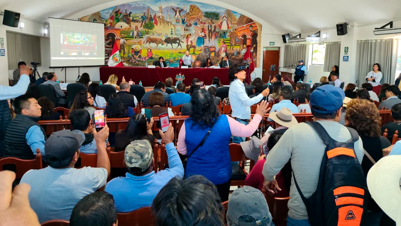 Alcaldesa Ruccy Oscco desiste de cambiar directorio del Impla tras protestas por retraso del PDM en Arequipa