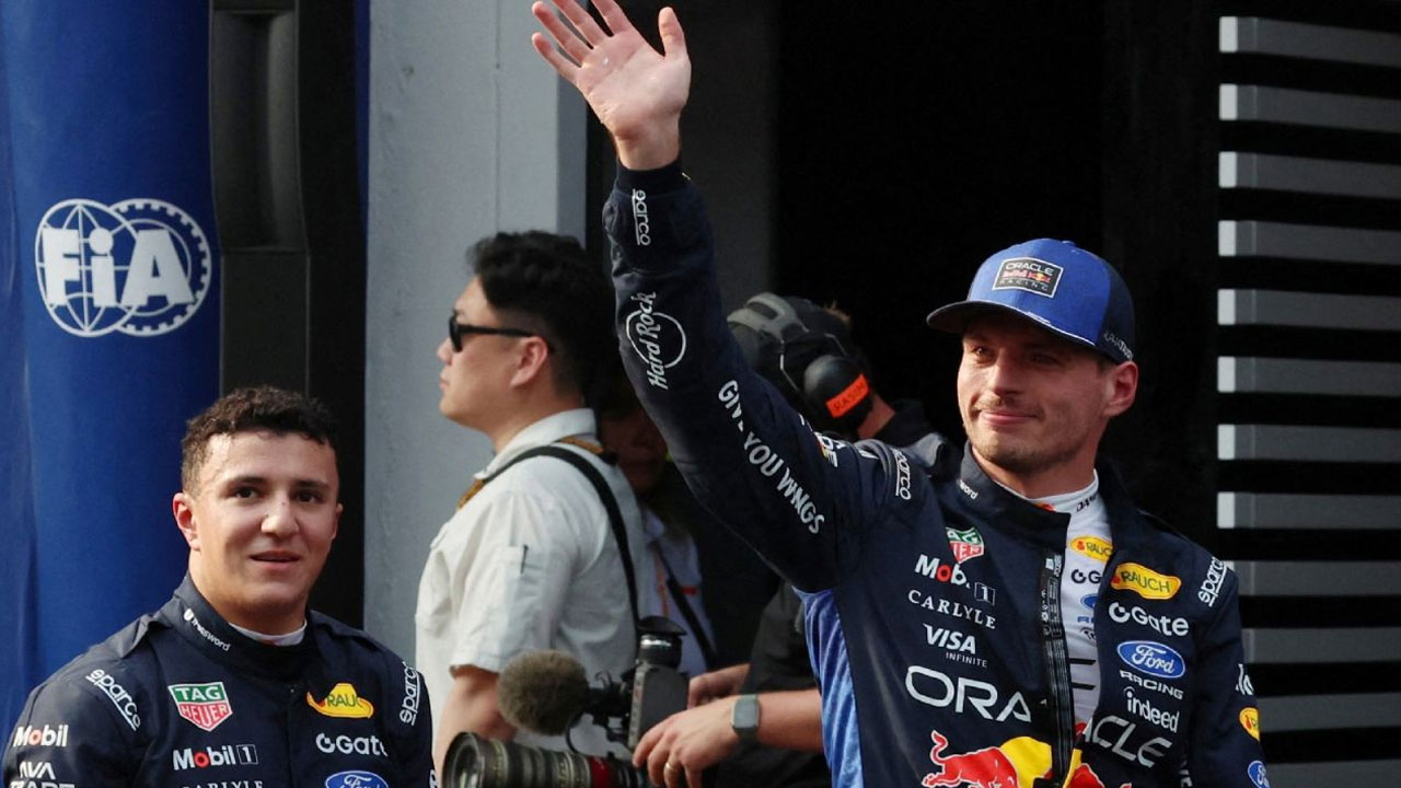 Verstappen conquista la pole en Bahréin
