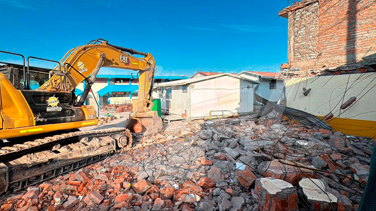 Alumnos del Julio C. Tello obligados a seguir en vacaciones porque demolición del GRA no termina