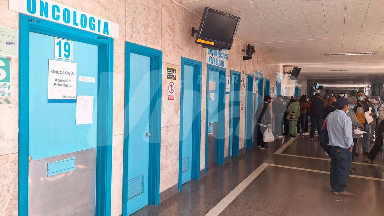 Pacientes reclaman desabastecimiento de farmacias de Essalud Arequipa