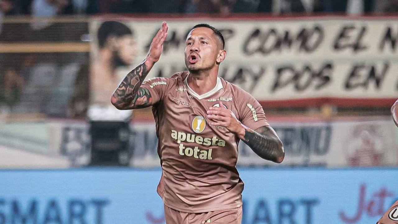 Gianluca Lapadula marca su primer gol con Universitario