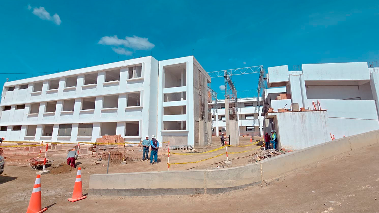 Contraloría advierte irregularidades en obra del colegio Guillermo Auza Arce de Tacna
