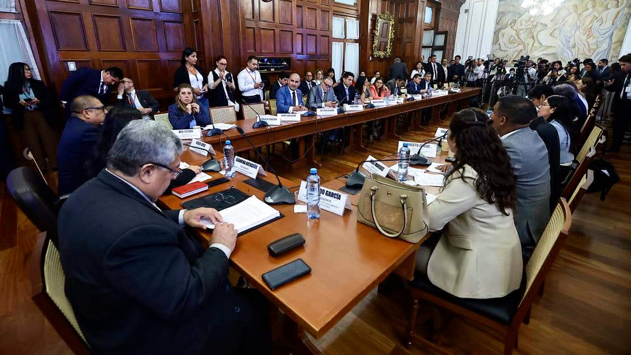 Comisión de Diputados aprueba delegar facultades al Ejecutivo por 90 días