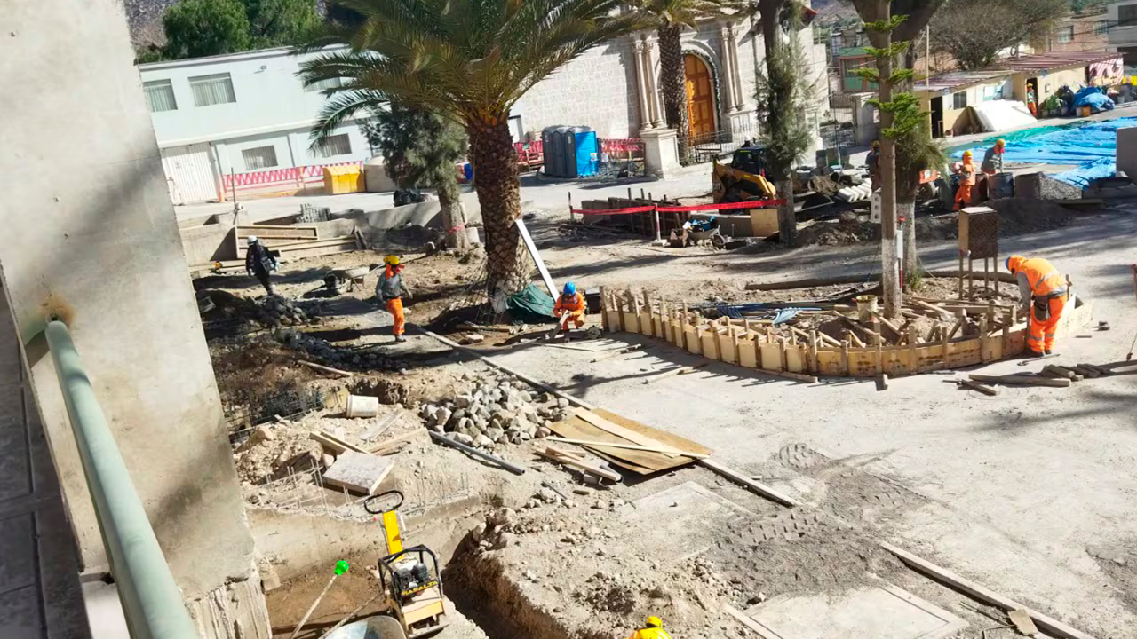 Contraloría observa pedido de Socabaya para ampliar plazo de obra de plaza mayor
