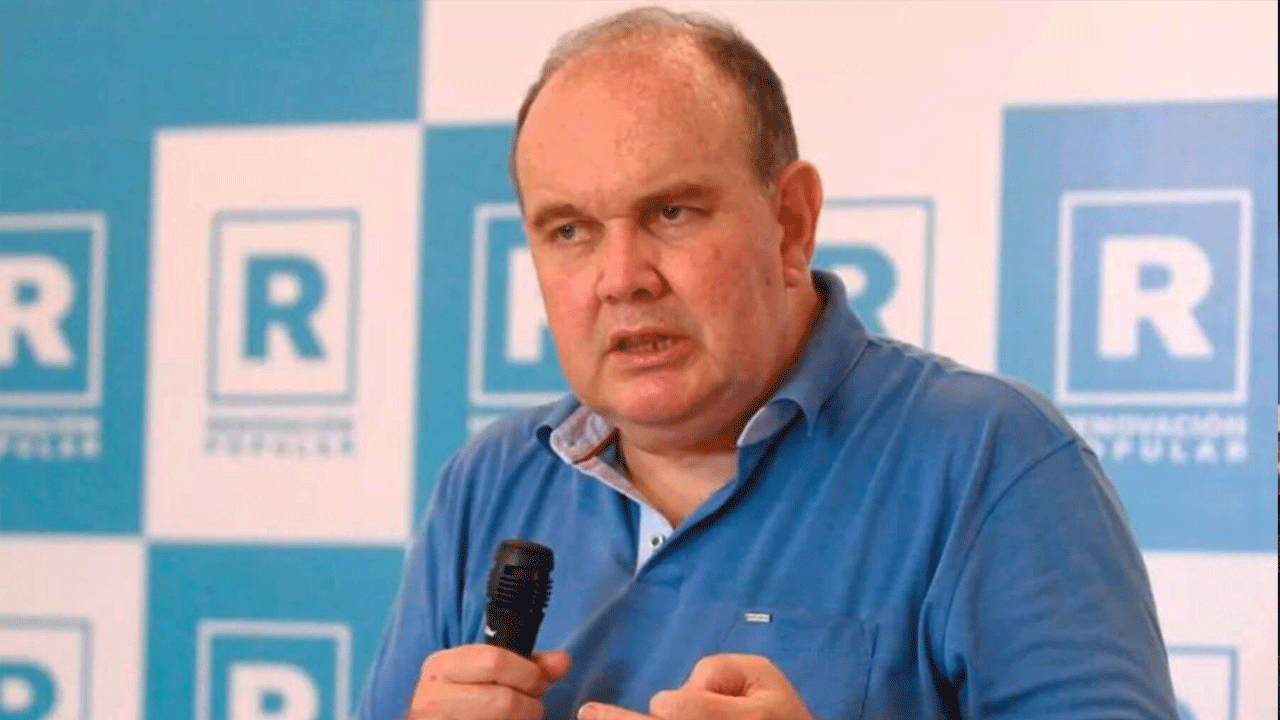López Aliaga acusa al JEE de impedir su candidatura