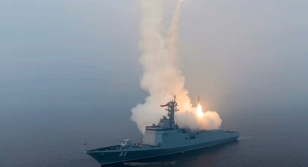 Corea del Norte lanza misiles de crucero desde su nuevo destructor durante prueba militar