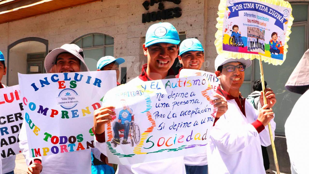 Personas con discapacidad realizaron pasacalle exigiendo políticas inclusivas