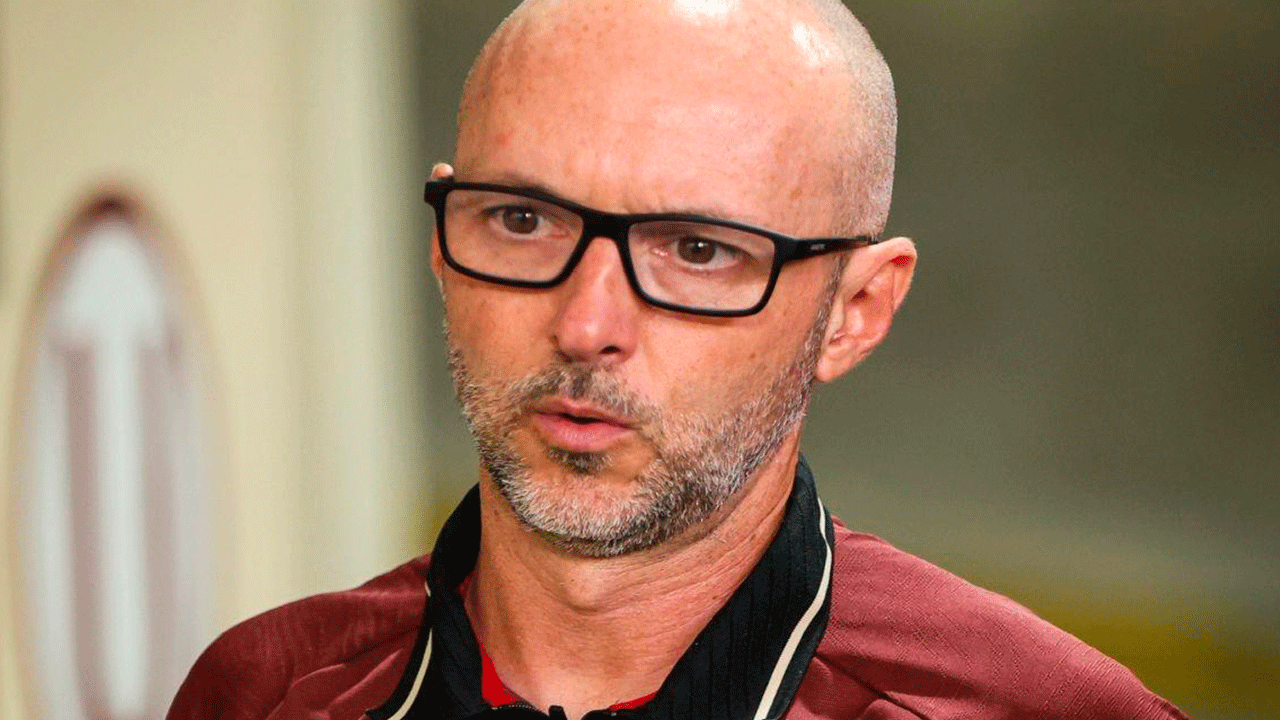 Universitario anuncia la salida de Javier Rabanal tras irregular campaña en 2026